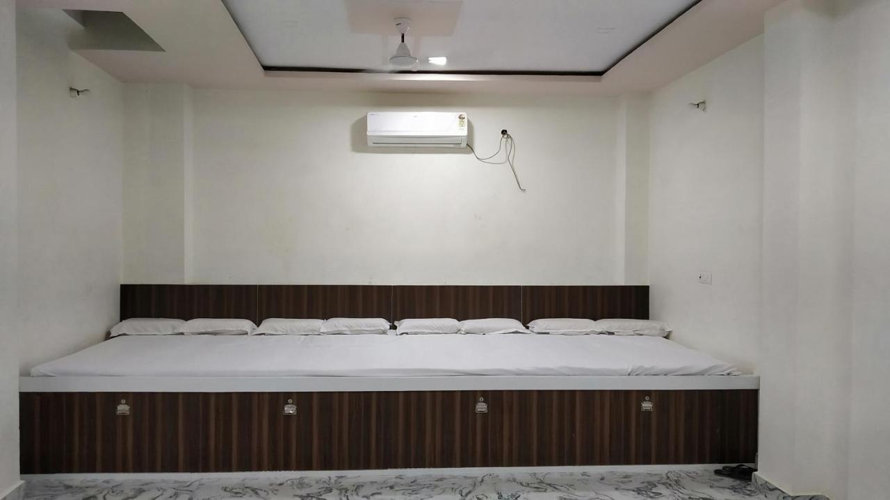 Rajlakshmi Guest House 马图拉 外观 照片